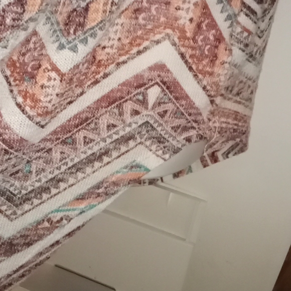 Almost Famous plus size asymmetrical tank top - Picture 3 of 10